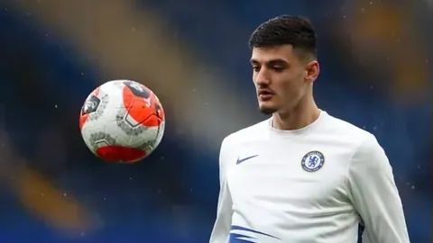 华新男团在乒超六战全胜，黄石基地独占鳌头